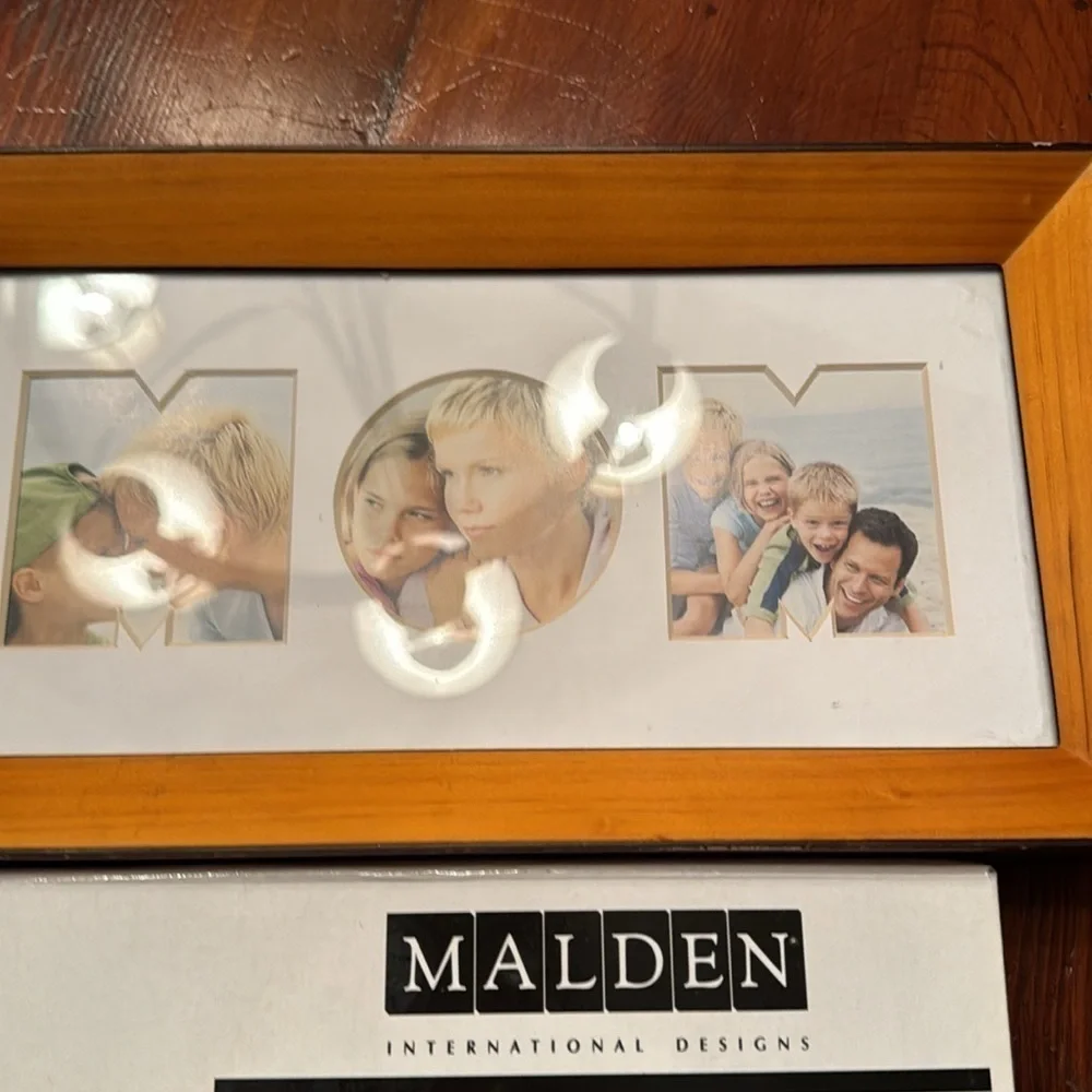 2 Mothers themed frames, both never used. 1 NIB